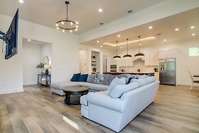 Modern Kingsland Home w/ River Access & Kayaks!