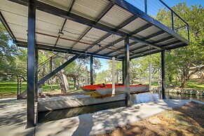 Modern Kingsland Home w/ River Access & Kayaks!