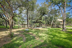 Modern Kingsland Home w/ River Access & Kayaks!