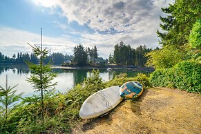 Waterfront Allyn Retreat w/ Guest House & Beach!