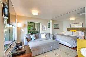 Waterfront Allyn Retreat w/ Guest House & Beach!