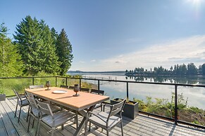 Waterfront Allyn Retreat w/ Guest House & Beach!