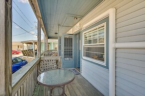 Cozy Hampton Vacation Rental, Walk to Beach!