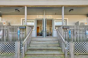 Cozy Hampton Vacation Rental, Walk to Beach!