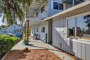 Chic Columbia City Vacation Rental w/ Kayaks!