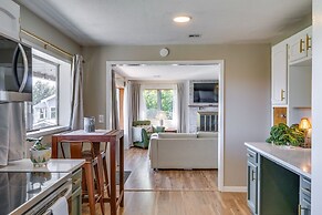 Chic Columbia City Vacation Rental w/ Kayaks!