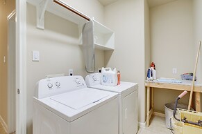 4 Mi to Six Flags: Spring Vacation Home