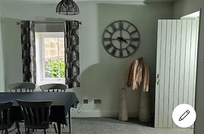 Charming 2 Bed Cottage in Nidderdale Near Harrogat