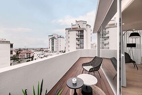 Bay View Penthouse by Olala Home