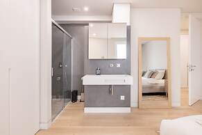Bay View Penthouse by Olala Home
