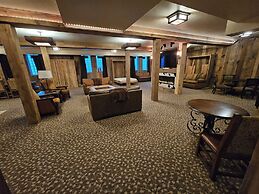 Eaglescape Suites and Event Center