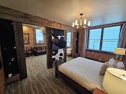 Eaglescape Suites and Event Center