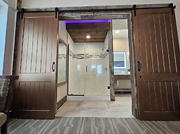 Eaglescape Suites and Event Center