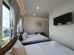 HERO HOSTEL & BILLIARDS