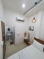 HERO HOSTEL & BILLIARDS