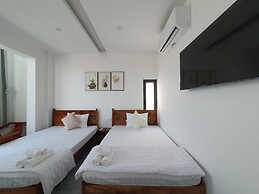 HERO HOSTEL & BILLIARDS