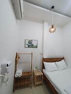 HERO HOSTEL & BILLIARDS