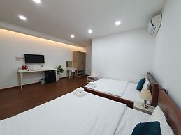 HERO HOSTEL & BILLIARDS