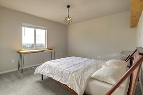 Furnished Patio & Fire Pit: Bremerton Home!