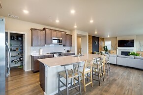 Furnished Patio & Fire Pit: Bremerton Home!