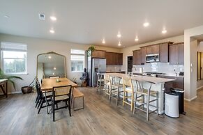 Furnished Patio & Fire Pit: Bremerton Home!