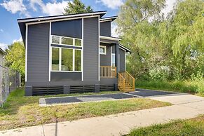 Pet-friendly Houston Home ~ 3 Mi to Downtown!