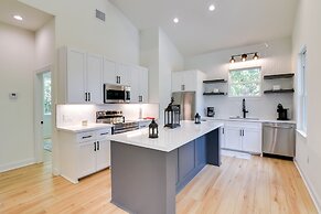 Pet-friendly Houston Home ~ 3 Mi to Downtown!