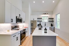 Pet-friendly Houston Home ~ 3 Mi to Downtown!