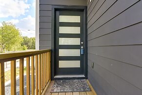 Pet-friendly Houston Home ~ 3 Mi to Downtown!