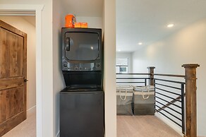 Brian Head Retreat w/ Deck, Shuttle to Ski Slopes!