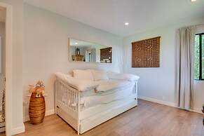 Malibu Retreat w/ Balcony & Mountain Views