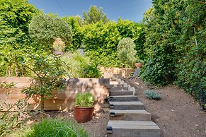 Malibu Retreat w/ Balcony & Mountain Views