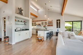 Malibu Retreat w/ Balcony & Mountain Views