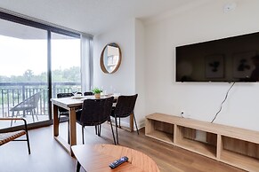 Modern & Charming Apt With Rooftop