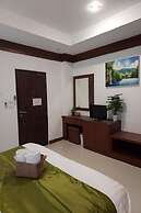 Aromdee @ Naithon Beach