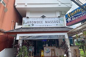 Aromdee @ Naithon Beach