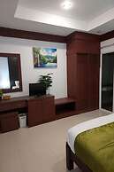 Aromdee @ Naithon Beach