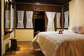 Ary's Lagoon by Cocotel