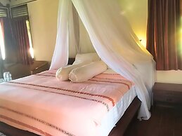 Ary's Lagoon by Cocotel