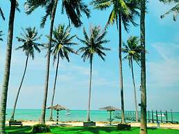 Ary's Lagoon by Cocotel