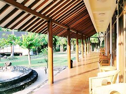 Ary's Lagoon by Cocotel