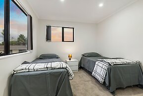 302 Te Irirangi Drive