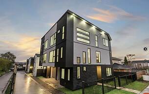 302 Te Irirangi Drive