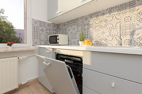 Kopcińskiego Apartment Warsaw by Renters