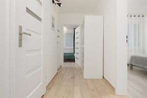 Kopcińskiego Apartment Warsaw by Renters
