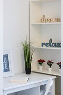 Kopcińskiego Apartment Warsaw by Renters