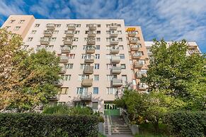 Kopcińskiego Apartment Warsaw by Renters