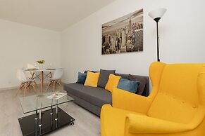 Kopcińskiego Apartment Warsaw by Renters