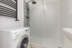Kopcińskiego Apartment Warsaw by Renters