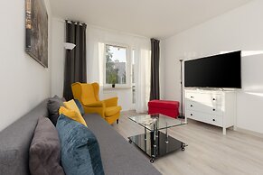 Kopcińskiego Apartment Warsaw by Renters